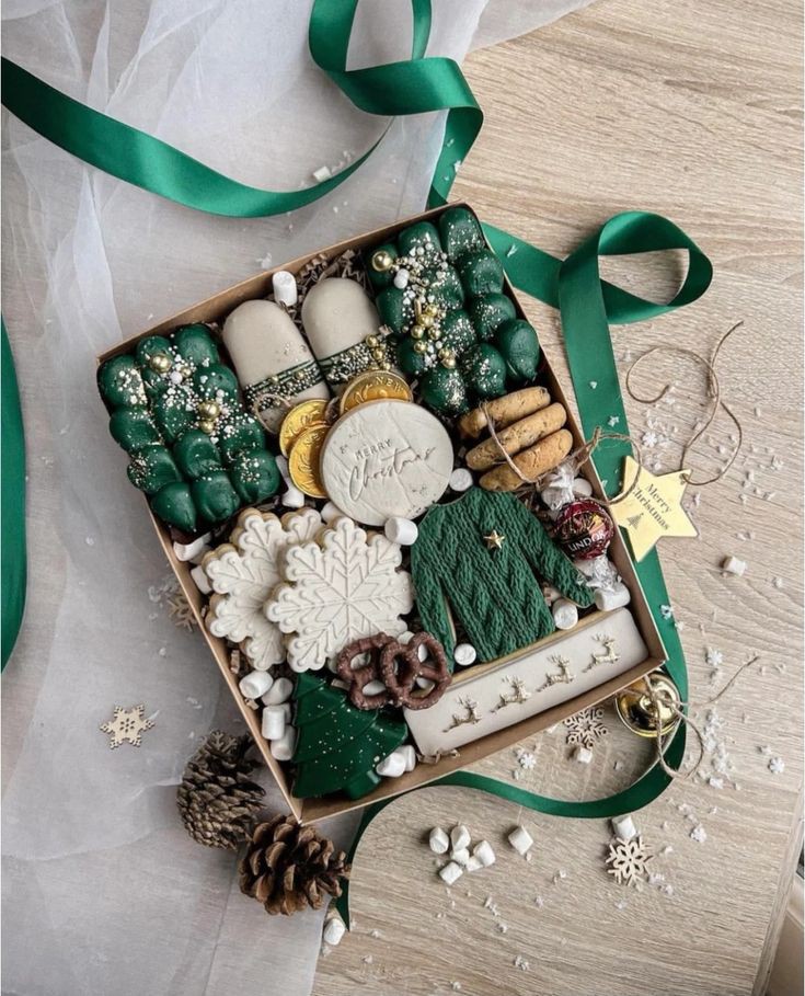 ᅠᅠ
ᅠᅠ
ᅠᅠ⋆꙳•̩̩͙❅*̩̩͙‧͙  𝐌𝐄𝐑𝐑𝐘 𝐂𝐇𝐑𝐈𝐒𝐓𝐌𝐀𝐒 ‧͙*̩̩͙❆ ͙͛ ˚₊⋆
ᅠᅠ𝘺𝘰𝘶 𝘨𝘰𝘵 𝘢 𝘱𝘢𝘤𝘬𝘢𝘨𝘦 𝘧𝘳𝘰𝘮 𝙈𝙍. 𝙍𝙐𝙉𝙀

One of the most glorious messes in the world is the mess created in the living room on Christmas Day. Don’t clean it up too quickly
ᅠᅠ