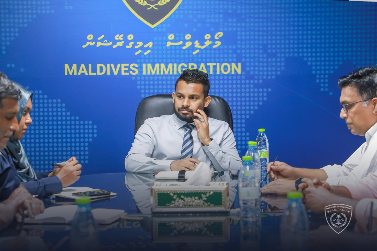 Senior executives of Dhaalu Airport met with the Controller General of Immigration @ShamaanW. Discussions were focused on enhancing the current Immigration border service, before the commencement of direct international scheduled flight operations between Dhaalu Airport to…