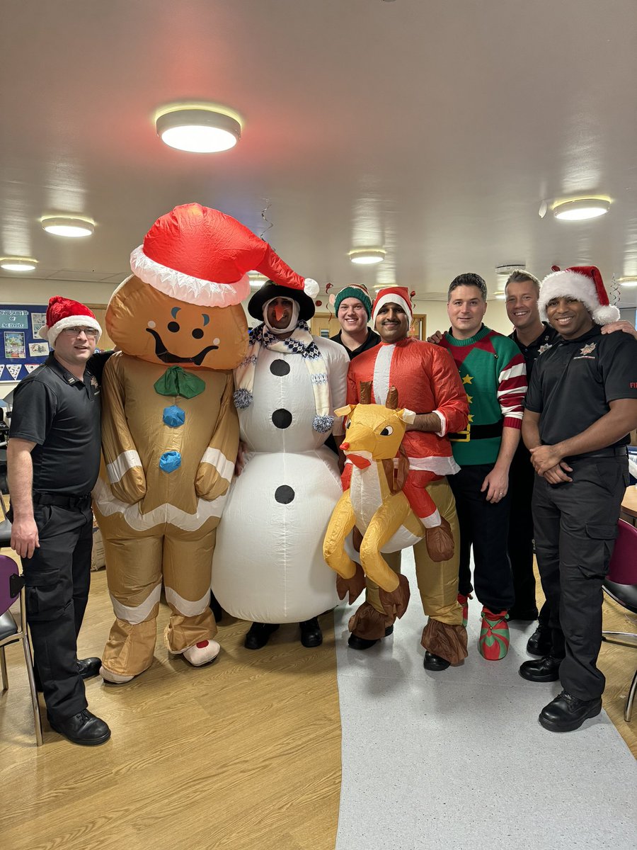 Spreading some festive cheer and giving gifts @Bham_Childrens today! #NotJustFires
