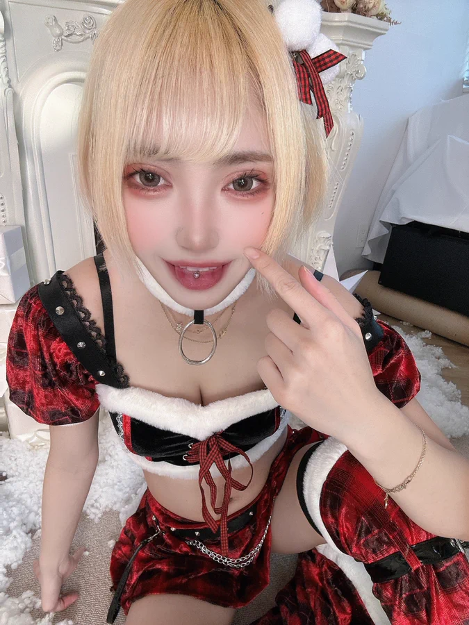 Asian girl Christmas costume