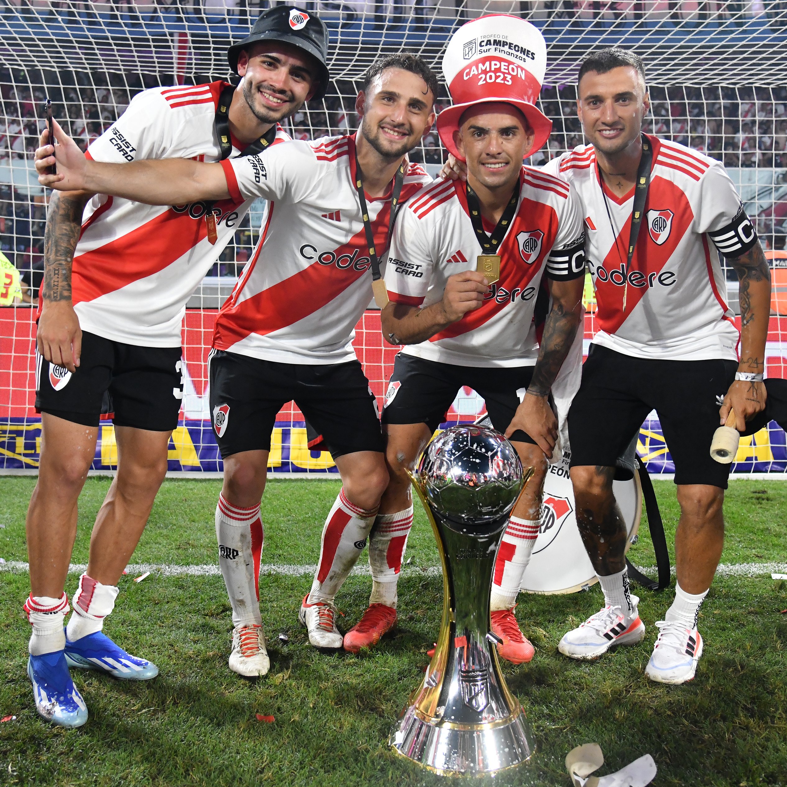 River Plate on X: ¡Buen domingo para todos los campeones! 🤩   / X