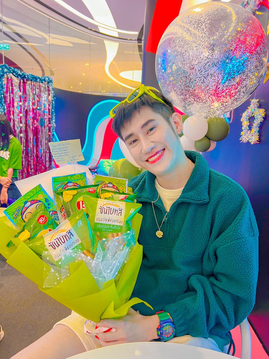 jinniiezzeiei's tweet photo. โมเม้นต์วันเกิดน้องนัท💚🥑
น้องนัทน่ารักมาก เป็นกันเอง
#27ปีnutderfirsttalk
#NUTDER
#Nutderfirsttalk
#บันเทิงTiktok
#CREATORHOUSEBYTIKTOK
@_nutder @NutderOfficial https://t.co/iW9xIwY5tO