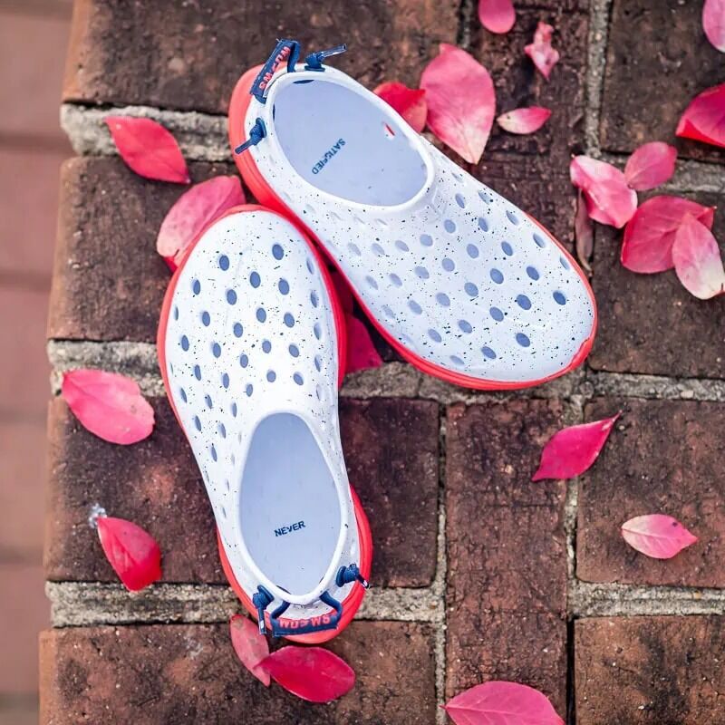 dailymomtweets's tweet image. Style, sustainability, and a touch of personal inspiration—all wrapped up with a bow – sounds like a perfect holiday gift. 🎁 

Read more: jo.my/1nhk22i
.
.
.
.
.
#clothingformen #comfyclothes #sweats #workoutgear

#christmasspirit #christmascountdown #christmaspresents