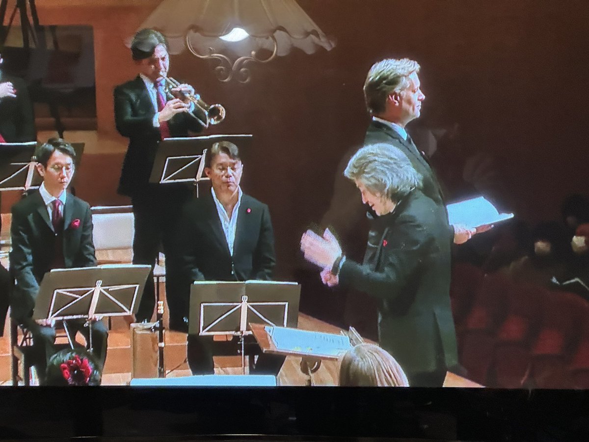 🎄鈴木優人さま🎄

急な代役を引き受けて下さりありがとうございました😭

長いお付き合いのソリストの皆さまと、長年苦楽を共にして来たBCJオーケストラと合唱の皆さま、お一人お一人に心から感謝します。

指揮者交代を受け入れてくださったホールの皆さまお客様にも感謝❗️

スタッフの皆様に感謝😘