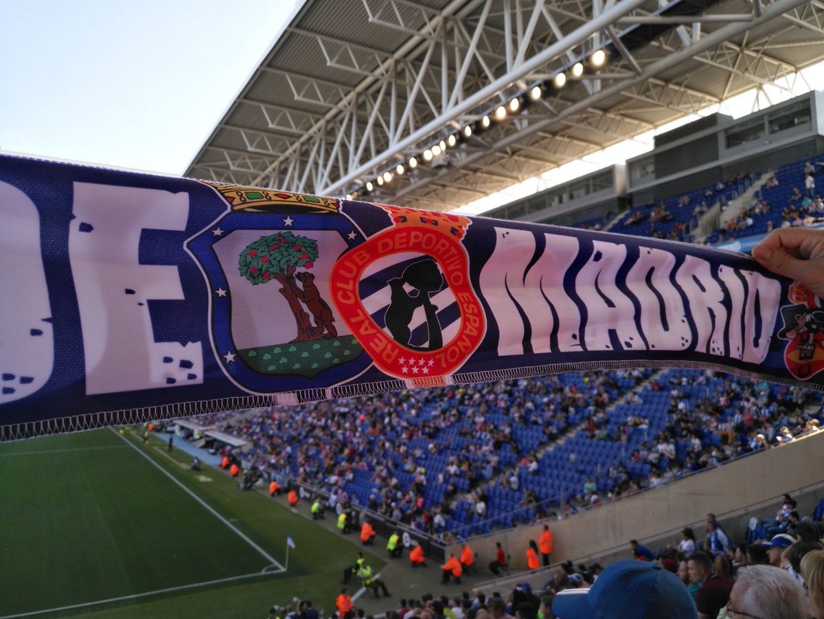 Rcde_Madrid's tweet photo. Desde Madrid os deseamos a todos los pericos del mundo felices fiestas 🎄🎁 https://t.co/EGXMulILJW