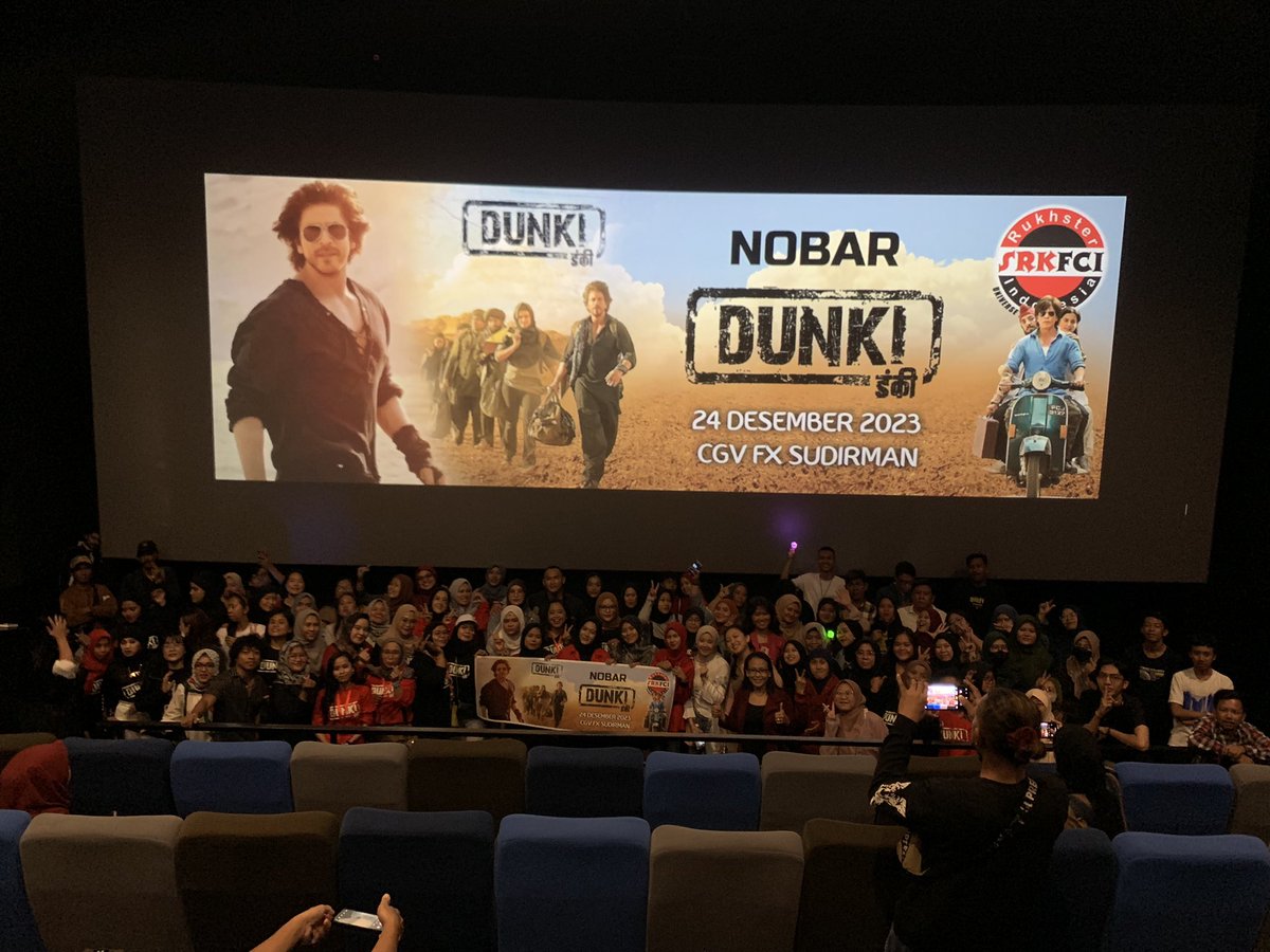 SRKFCI's tweet photo. Our special day, Watching #DunkiBlockbuster https://t.co/WomKvrjhRy