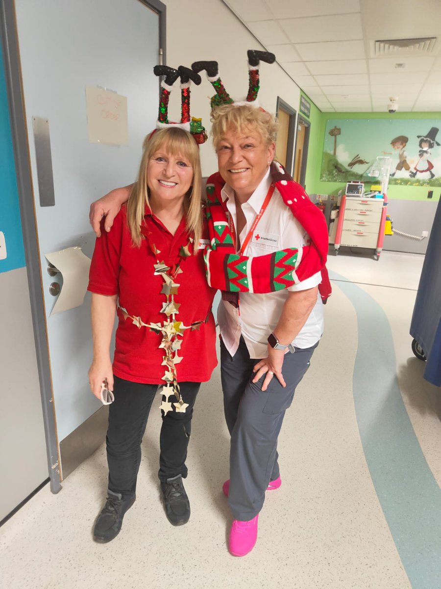 Michaela & Sonia from our Emergency Department Wellbeing & Home Safe Service are on duty in @teamedygc today. @BetsiCadwaladr @BritishRedCross @RedCrossWales #ChristmasEve