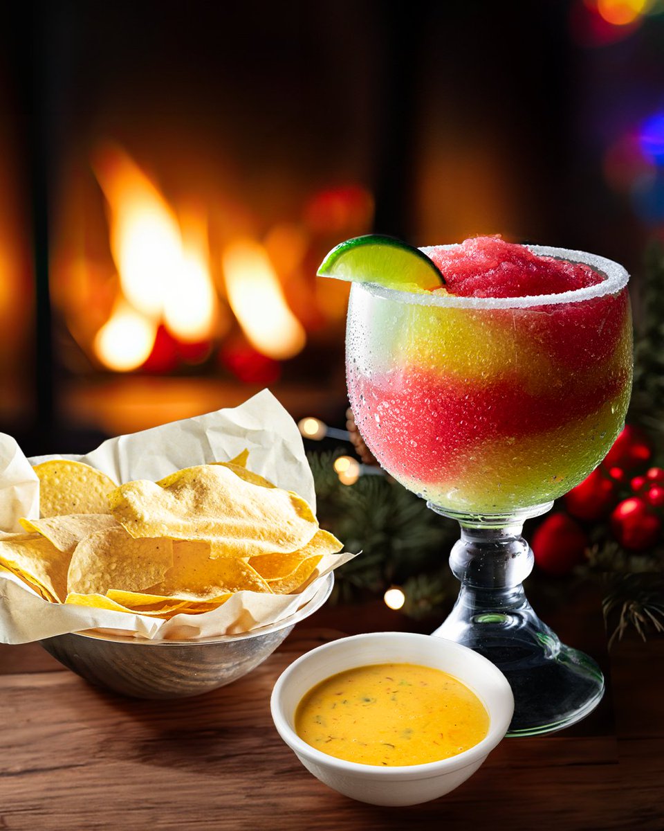 If every house left these out, Santa would never get his job done in one night. Wishing you all a Happy Holidays!
#ontheborder #mexicangrillandcantina #mexicangrill #texmex #happyholidays #margarita