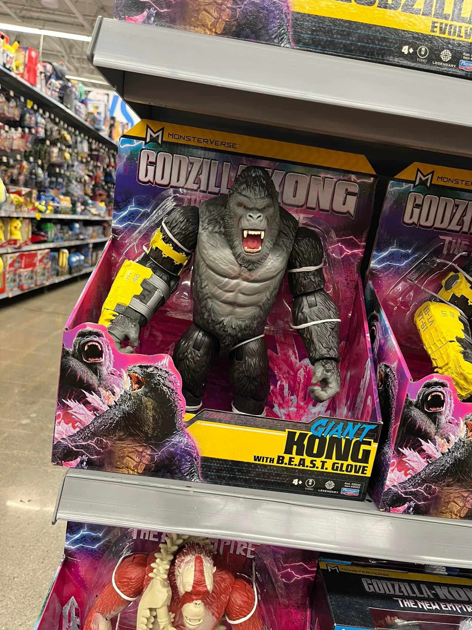 Godzilla x Kong: The New Empire Godzilla Evolved Giant Figure