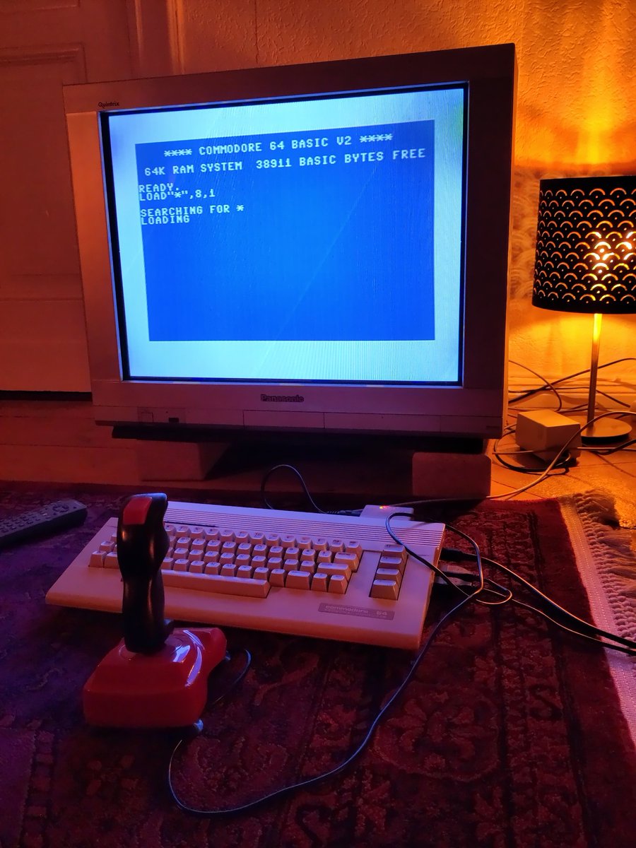 fleischie28's tweet photo. @FlohOfWoe Who needs a VSCode extension, when you can whip out the real hardware! 🙃 https://t.co/zrN9bcNK3Z