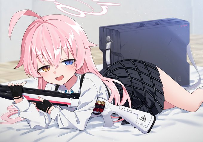 「うへ～、先生も眠いの?」
冬コミでブランケットになるホシノ絵です。 #ブルアカ 