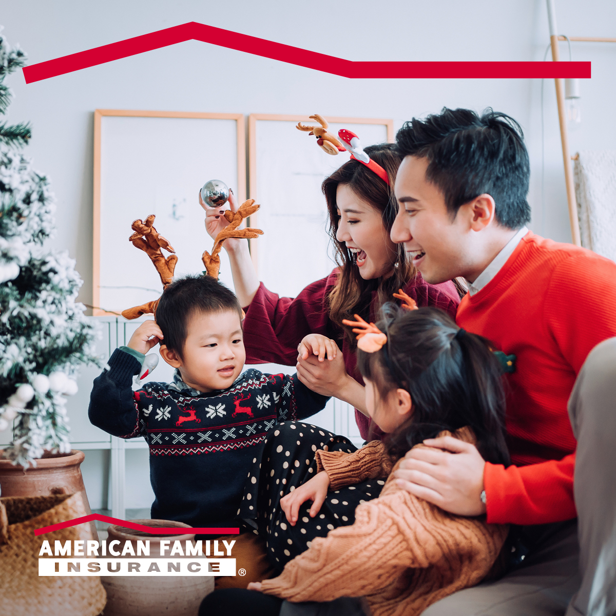 RSanvikAmFam's tweet photo. 'Tis the season to be jolly and spread holiday cheer! Wishing you warmth, love and unforgettable moments with your loved ones. 🎄🎁 #HappyHolidays https://t.co/VJzL0niQwE