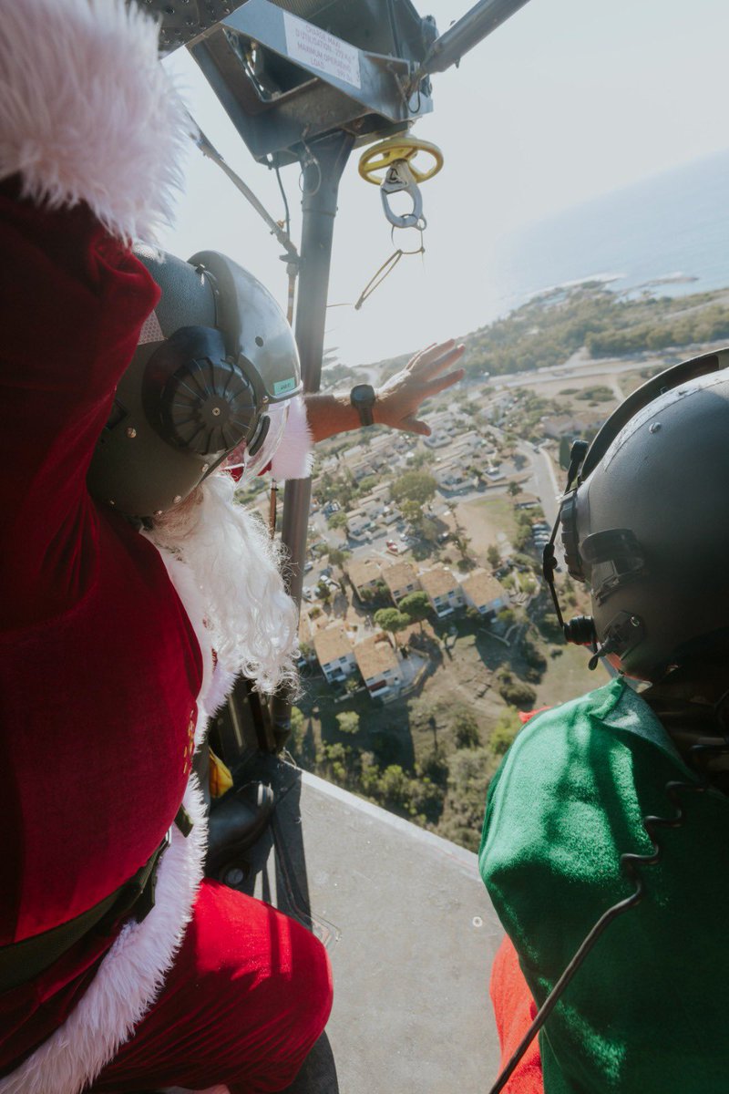 Thanks for visiting BFC a little early this year Santa, always nice to see an old friend. Really love the new sleigh, courtesy of @RAFAkrotiri 84 Sqn helicopter crew #BritishBases #Cyprus #Christmas