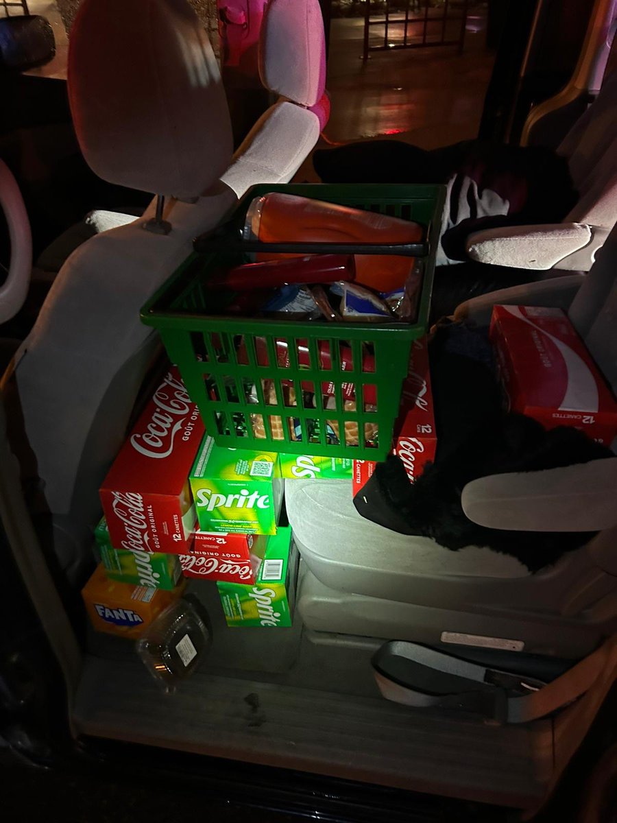 Sat night #AuroraOPP was flagged down at #Hwy404 &amp; Steeles in #Markham for a store theft. Officers charged a 48 yr old male from Unionville &amp; 37 yr old from Scarborough with theft under $5000 &amp; possession of property obtained by crime. A young offender was also involved.^nm