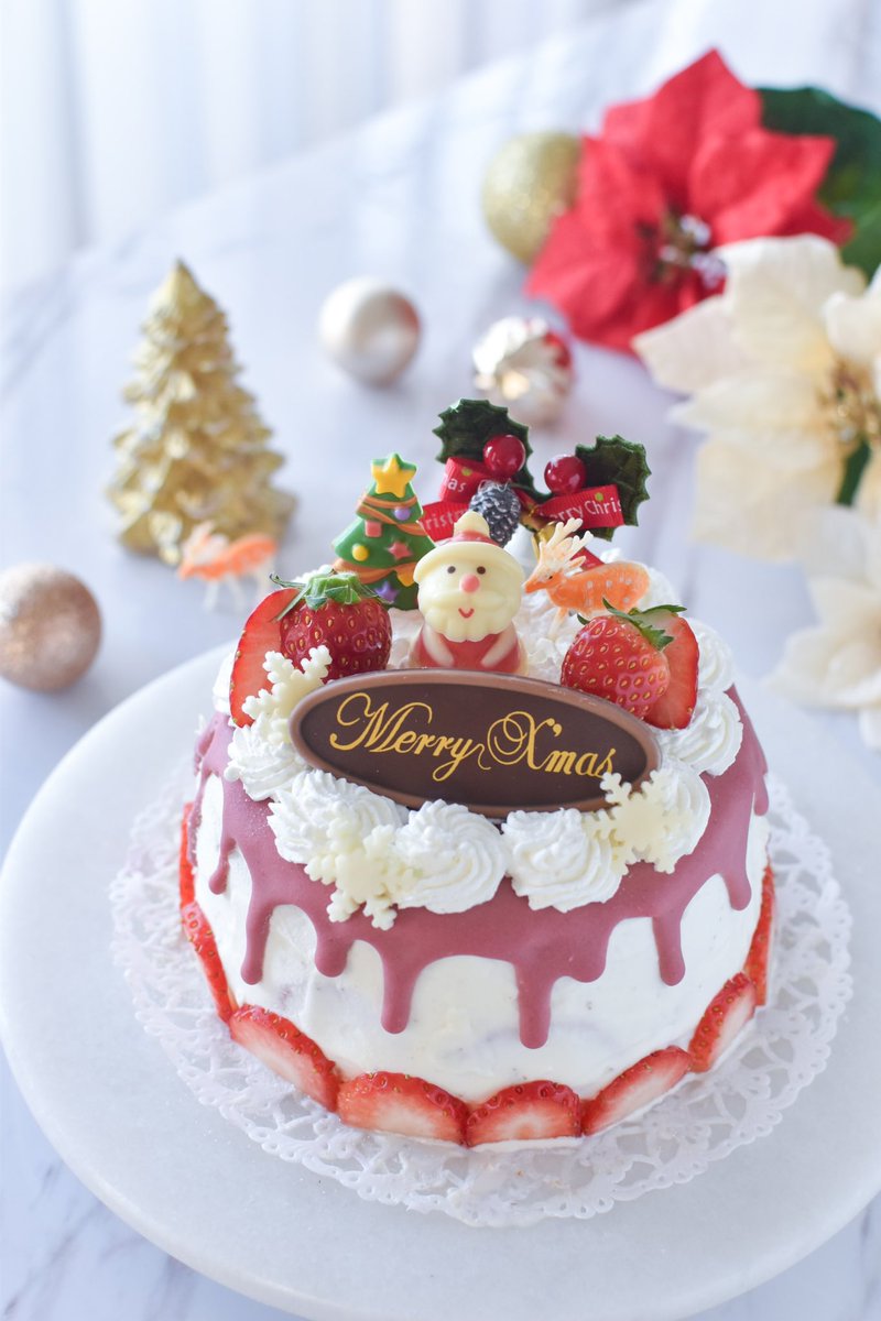 yuni_sweets's tweet photo. 我が家のクリスマスケーキ🎅

今年は苺とホイップたっぷりの
ホールケーキ🎂
下手くそなナッペを隠すために
ありったけのデコレーションを🥹

2023.12.24
 #クリスマスケーキ  #手作りケーキ https://t.co/2LawKtXZQA