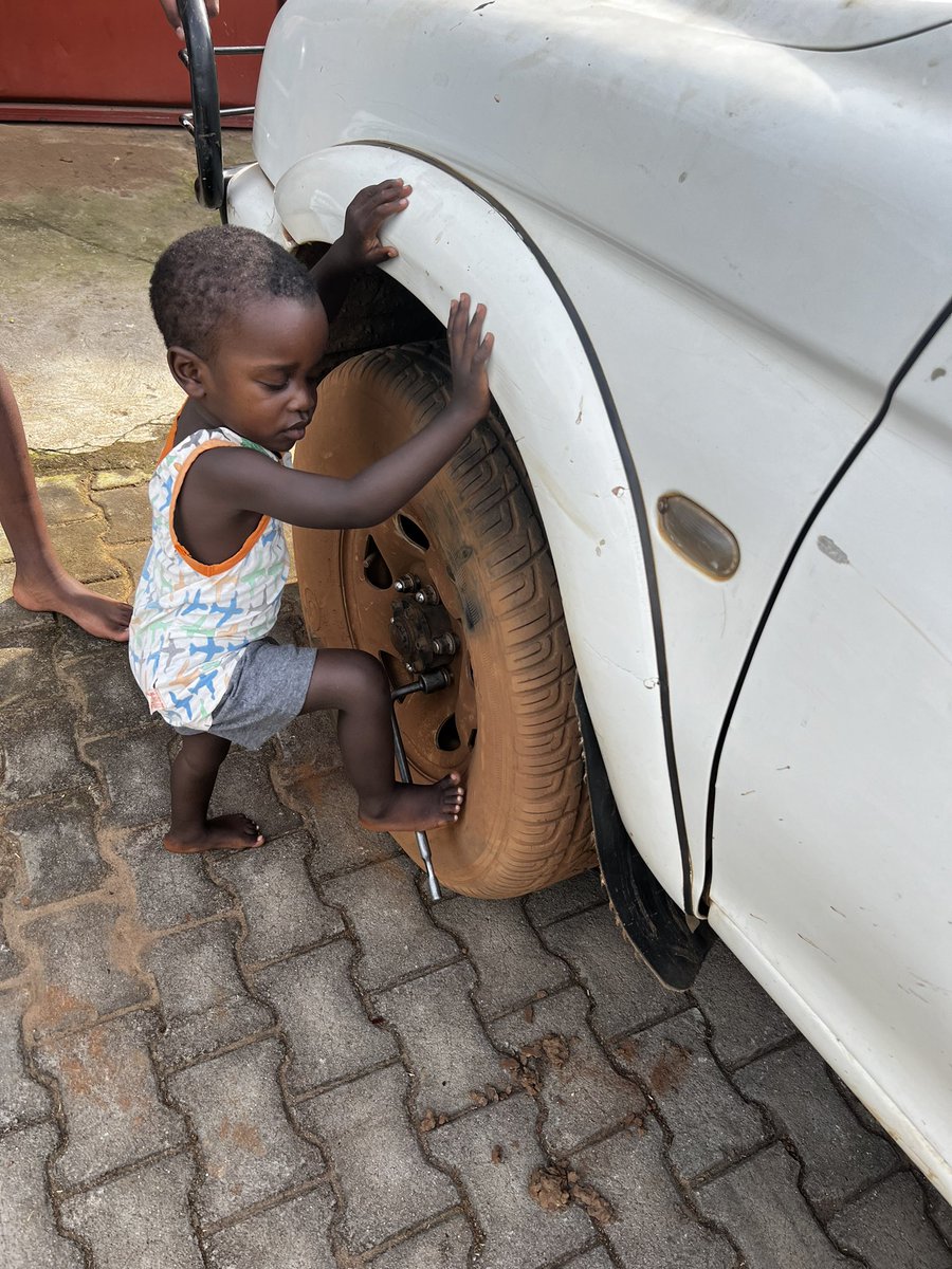 Before.                            After

Makanika at it again… rescuing Old man’s Truck
😂😂

#StartThemYoung