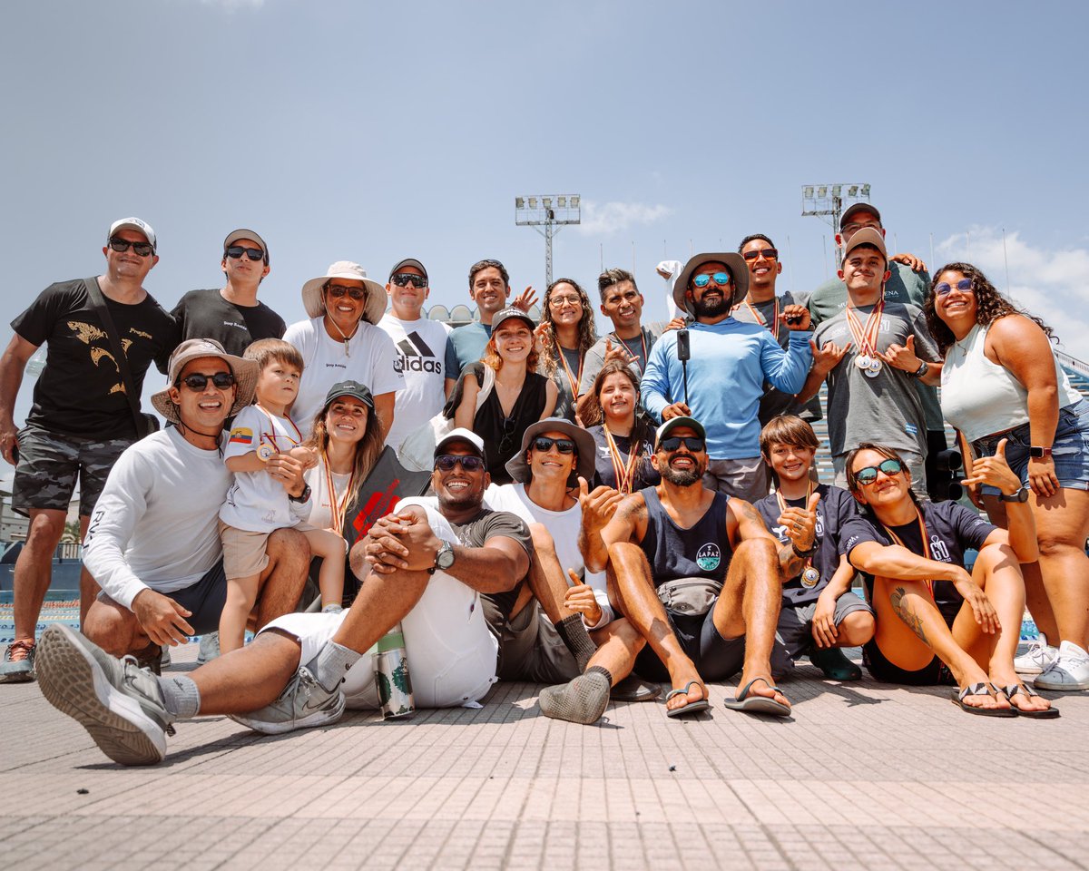 <a href="/aguschmer/">Andrés Guschmer Tamariz</a> <a href="/DeporteEc/">Viceministerio del Deporte 🇪🇨</a> <a href="/ECUADORolimpico/">Comite_Olimpico_Ecu</a> <a href="/FEDASUB/">FEDASUB</a> <a href="/ConlegalS/">Conlegal Sports & Entertainment</a> <a href="/SebasPalaciosSP/">Sebastián Palacios</a> Hoy, siendo una fecha especial, le hago una propuesta Sr Ministro <a href="/aguschmer/">Andrés Guschmer Tamariz</a> comience a sembrar la diferencia. 

Que casos como el mío no se queden sin  solución, busque el crecimiento del deporte — y investigue sobre el uso de fondos públicos en federaciones. 

Sea diferente