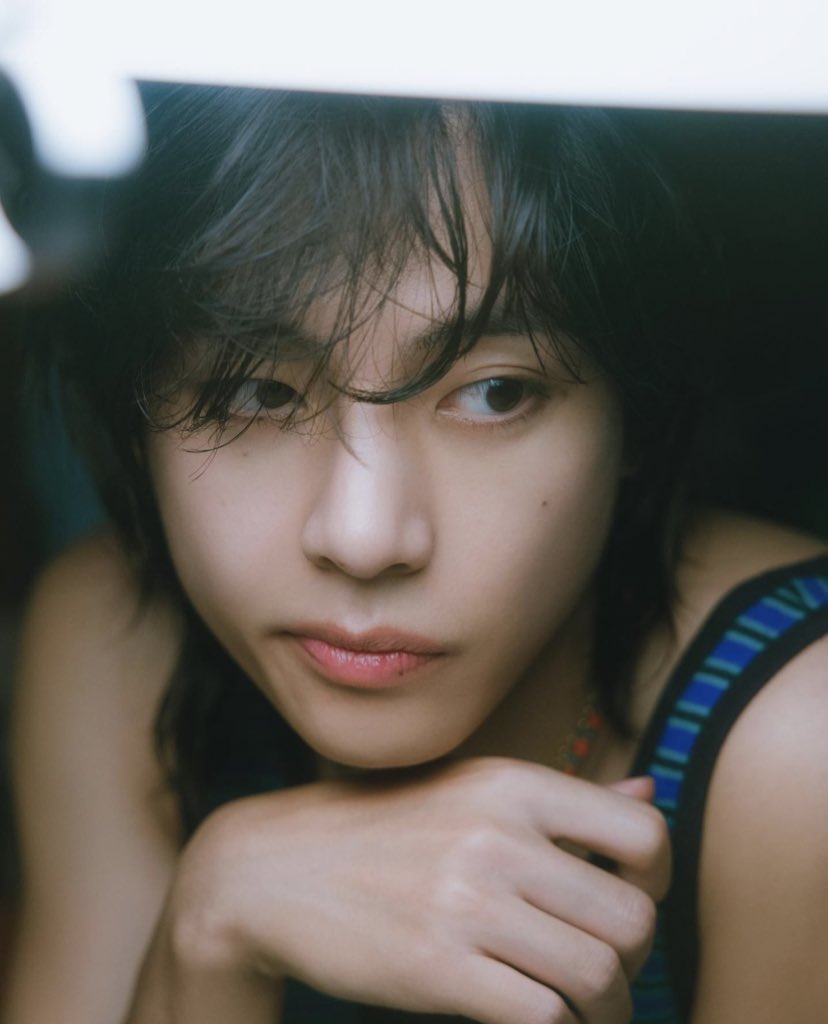 #lyjindaryGA

Happy Taehyung Day GA! 🎁 

1 winner

Prizes:
bag, Sanrio 4p holder with festa pic, wallet, Layover keyring, bracelet, and lip balm 🩷

rules:
mbf, like, RT
tag 2 friends

Happy Holidays! 💜

until 12/30 11:59 pm
PH only 😊