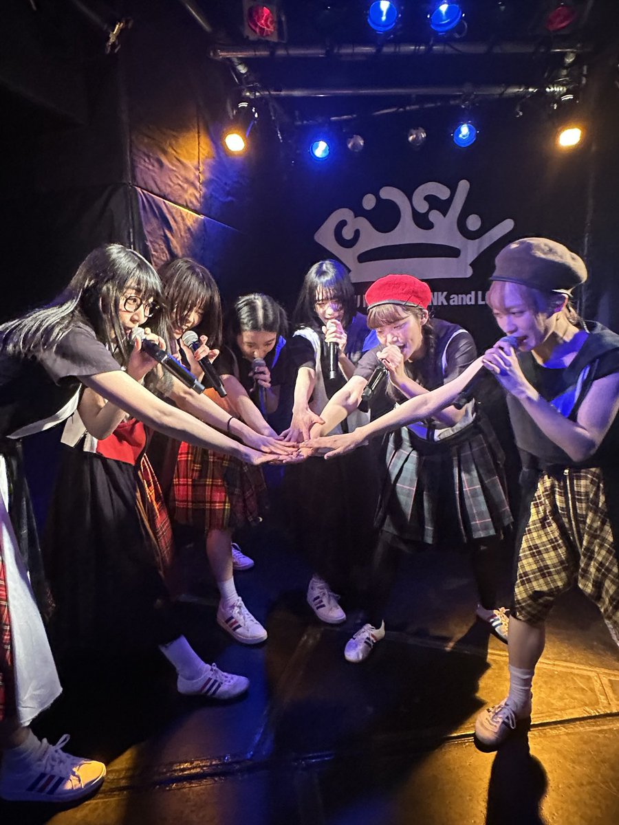 DeadmanMadmag25's tweet photo. 一年経つのか…

これ以上に最高のクリスマスイブは今後あるのかなぁ😇

夢のような時間でした💙

#BiSH中野
#FORLiVETOUR 
#BiSH想い出 https://t.co/XgvmuyqZBu