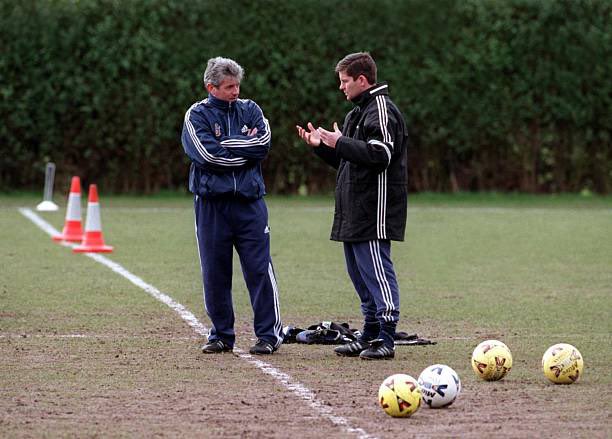 NewsCottage's tweet photo. Feb 17 1999 : Kevin Keegan and Paul Bracewell at the Fulham Training Ground, Roehampton.  #ffc #fulhamfc #coyw https://t.co/k3rapSnffA