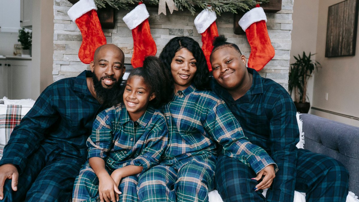 Happy #ChristmasEve! Let's reflect on the traditional elements of the holiday season: family gatherings over delicious foods, gift exchanging, caroling &amp; of course, family photos wearing matching PJs! Wishing all our followers a joyful &amp; festive Christmas Eve!