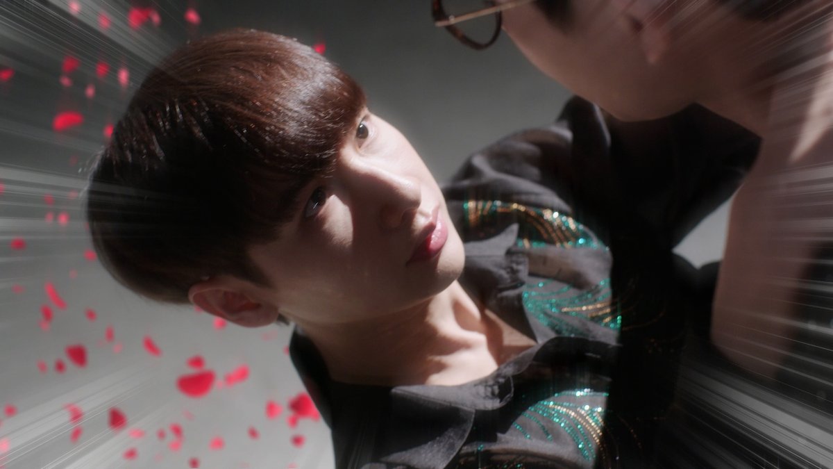 GMMTV's tweet photo. คือหยุดฮายังไงไหวฉากนี้ กินทอดมันกุ้งแล้วฟินจนต้องเต้นรำ เท็นเปรมเต้นจนกุ้งเต้นต้องแพ้แล้วมั้งงง 😂
#CookingCrushSeriesEP5
@off_tumcial @AtthaphanP https://t.co/1BLJlNZphf