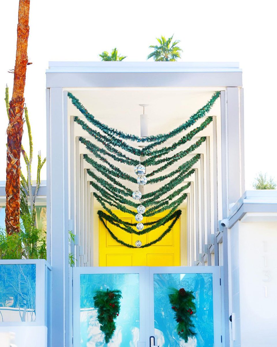 ModernismWeek's tweet image. Need a last-minute gift before Christmas Day? A #ModernismWeek gift card &amp;amp; event tickets are a quick &amp;amp; easy way to make this a December to remember! Check out our gift guide here: bit.ly/3twSbtw

📸 @fredbaby13 / via #PSModSquad alum @kellygolightly