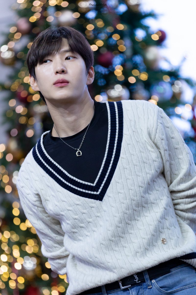 The_Last_Hyuk's tweet photo. 20231224 메이크스타 대면 팬싸인회

오늘 지구상의 모든 청초함은
오빠가 다 쓸어담아 왔구나

#빅스 #VIXX
#레오 #LEO #정택운
#CONTINUUM https://t.co/1hyahH7sgR