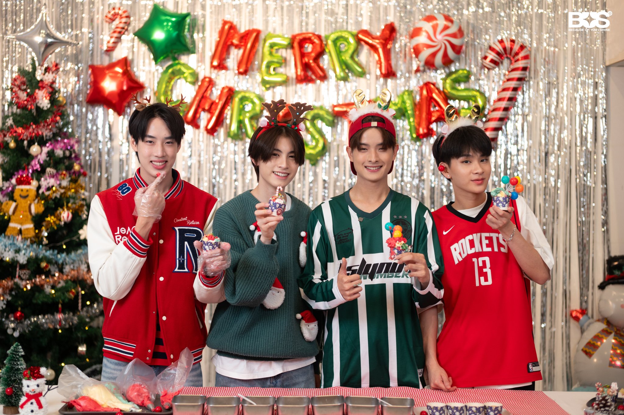 GCHlt1UaAAA-q5L.jpg:large