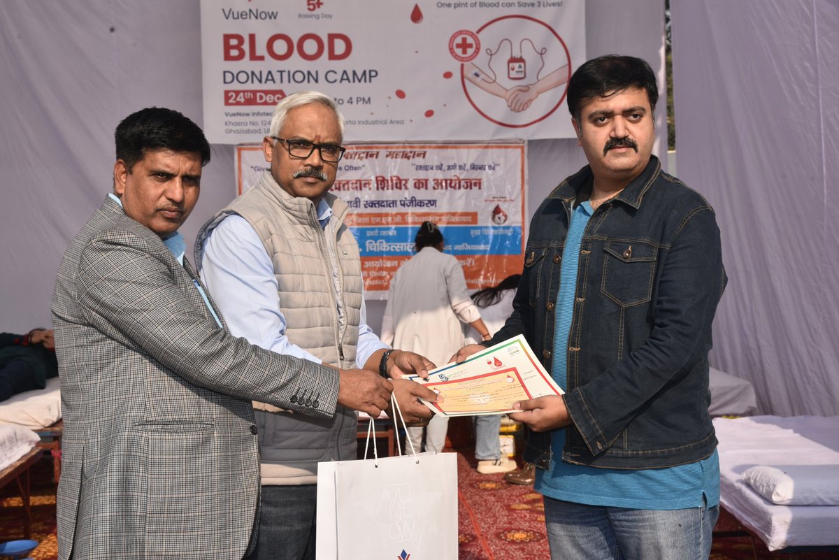 Nitin_vuenow's tweet image. Heartfelt gratitude to everyone making our #BloodDonationCamp a huge success on #5thRaisingDay of #VueNow! 🎂🌐 Selfless contributions have made a significant impact &amp;amp; spreading spirit of giving. Special thanks for inspiring &amp;amp; accompanying us in this journey. #VueNowRaisingDay