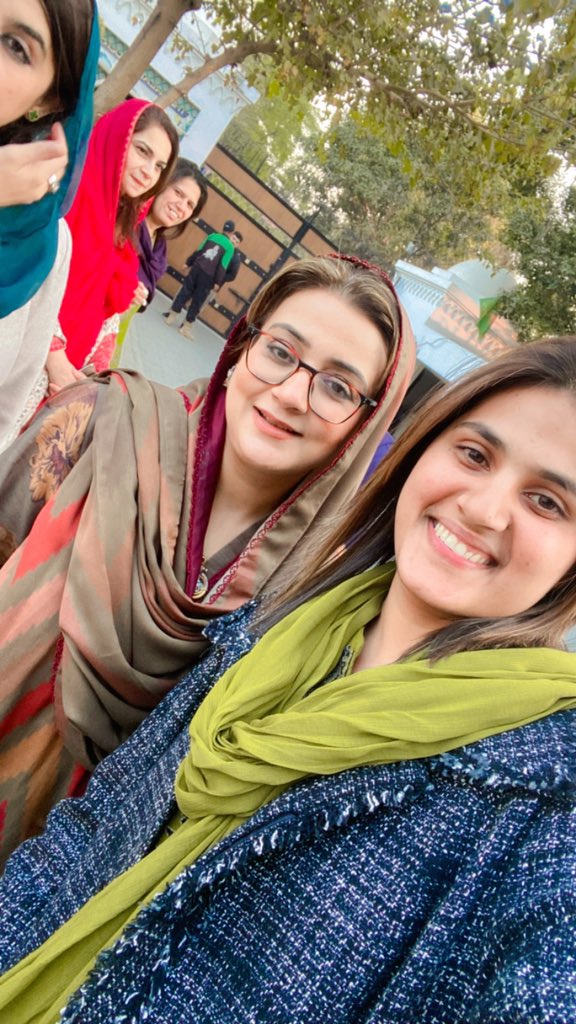 ReshamSaleem3's tweet photo. وَتُعِزُّ مَن تَشَاءُ وَتُزِلُّ مَن تَشَاءُ❤️
Many Congratulations Azma Api ❤️🫶🏻
@AzmaBokhariPMLN https://t.co/a8YKjwiT32