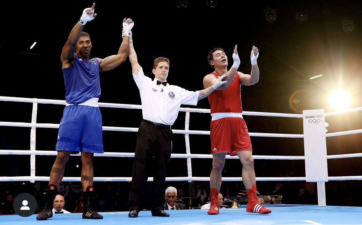 AccordToBoxing's tweet image. Big Bang Zhang Has A Proposal For Anthony Joshua‼️

Is this the reason why Joshua just faced a southpaw❓

“I lost to a better man 11 years ago
in the Olympics. I'm happy we have both come a long way, gone through ups and downs in life. Now it's time to do this for the sport of…