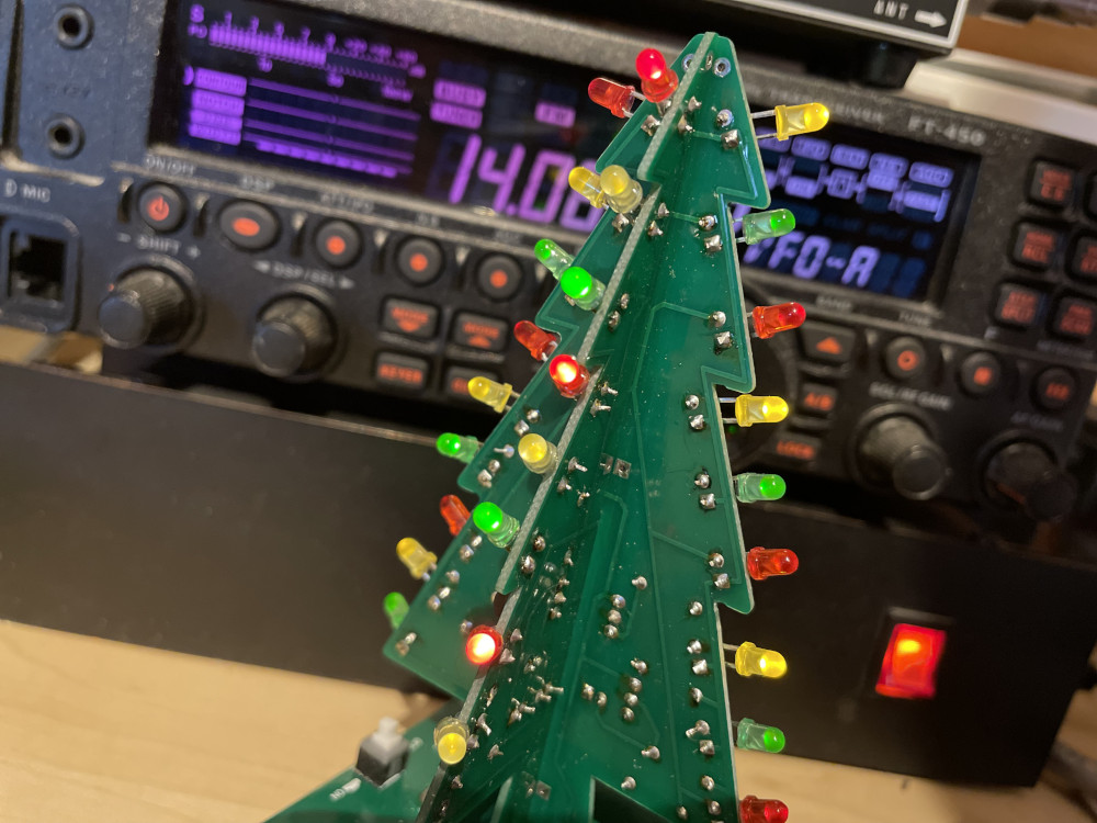 FUNKBOX_'s tweet image. Merry Christmas 🎄
Happy Holidays to all our #FUNKBOX friends 
#hamradio #hamr