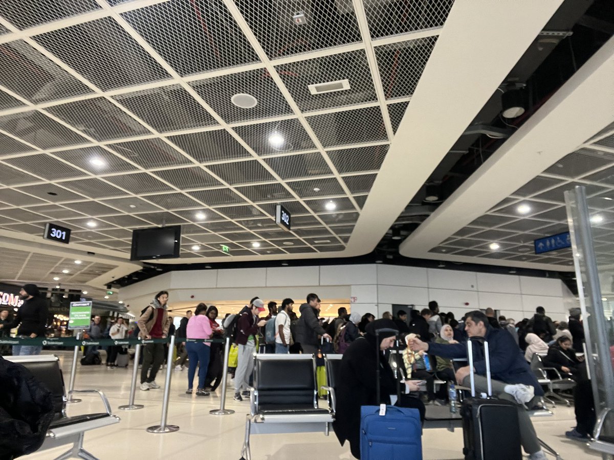 Jane Emir Holohan💙 tweet media