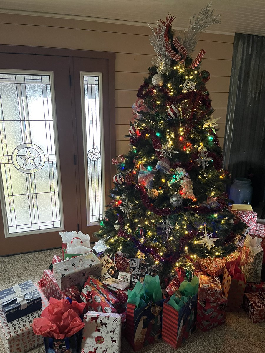 allthemoney's tweet photo. Merry Christmas Eve! 👊😎 https://t.co/C1Fq3zRw9w