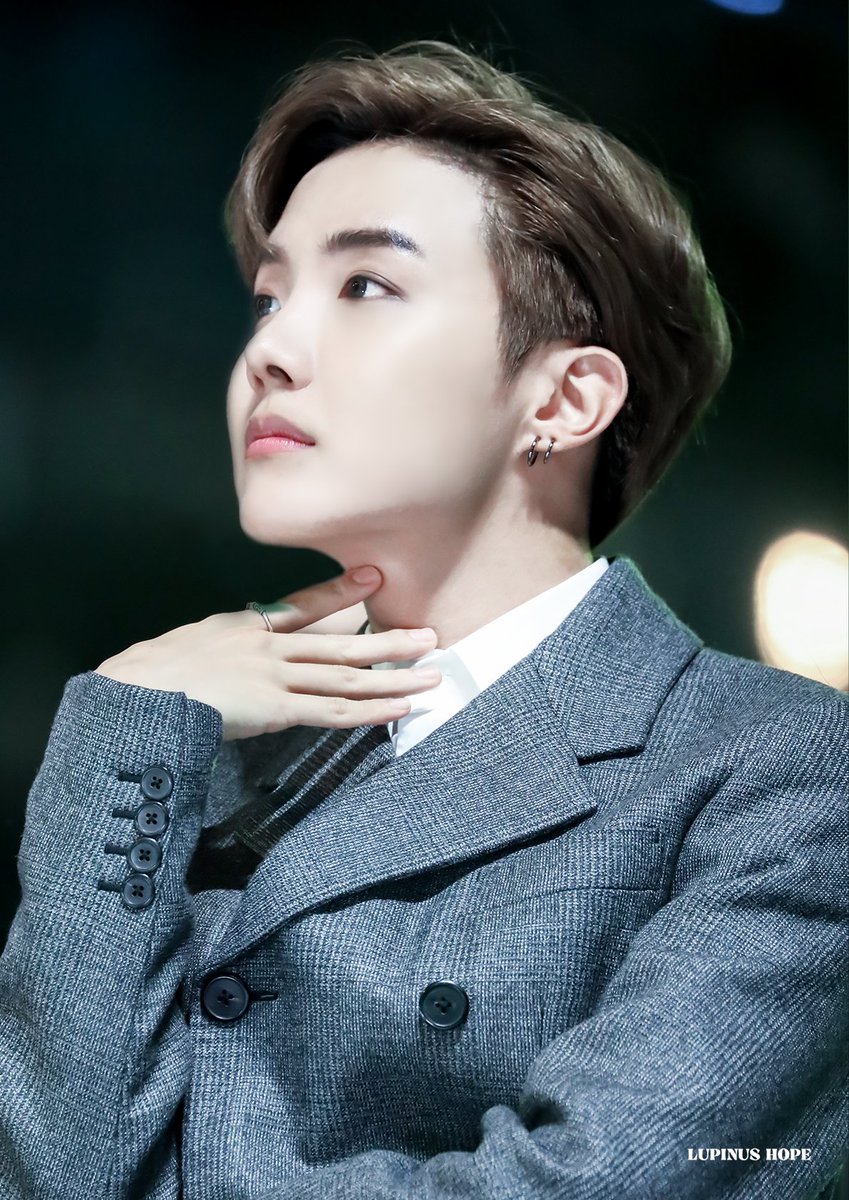 #Christmas
181201 MMA 
191130 MMA

매해 레전드 무대였던 멜뮤 ..
다이너마이트 멜뮤 못본건 평생 한이야...

#제이홉 #JHOPE 
#호석 #정호석 #HOSEOK
#호비 #방탄소년단 #BTS 
<a href="/BTS_twt/">방탄소년단</a>