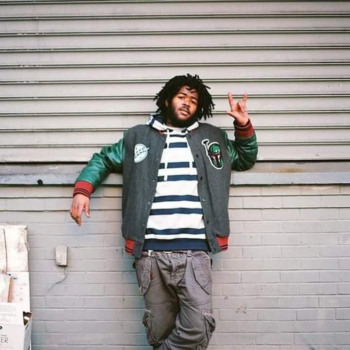 GoodRapMuzik's tweet photo. Un día como hoy hace 11 años atrás fallecía a los 19 años de edad, el MC Courtney Dewar Jr. A.K.A. #Capital_Steez del colectivo #Pro_Era producto de suicidio en 2012 🎧🔊🎶  @PROERA

#RIP_Capital_Steez ☝🏻 https://t.co/TBVpSzrhLz