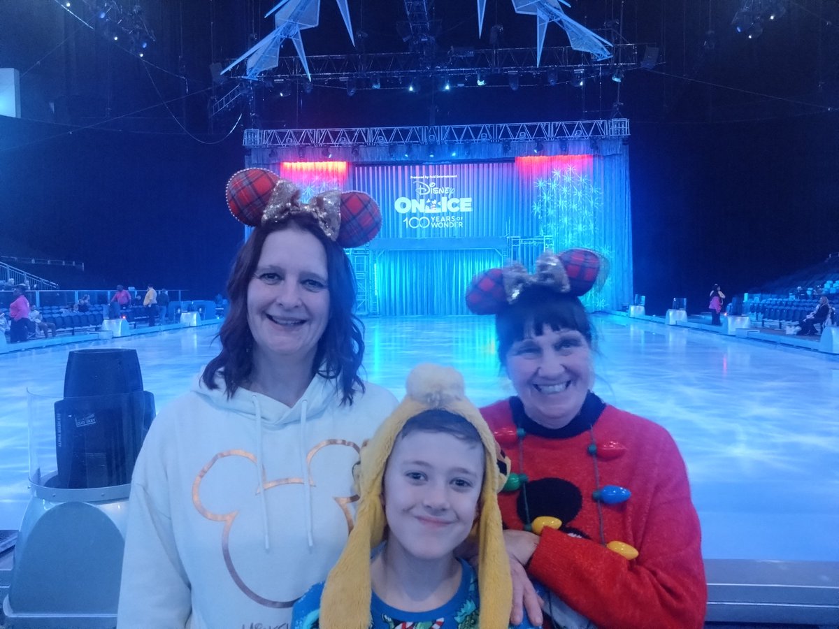 barryflack1's tweet photo. #DisneyOnice https://t.co/wJgsj3sR7i