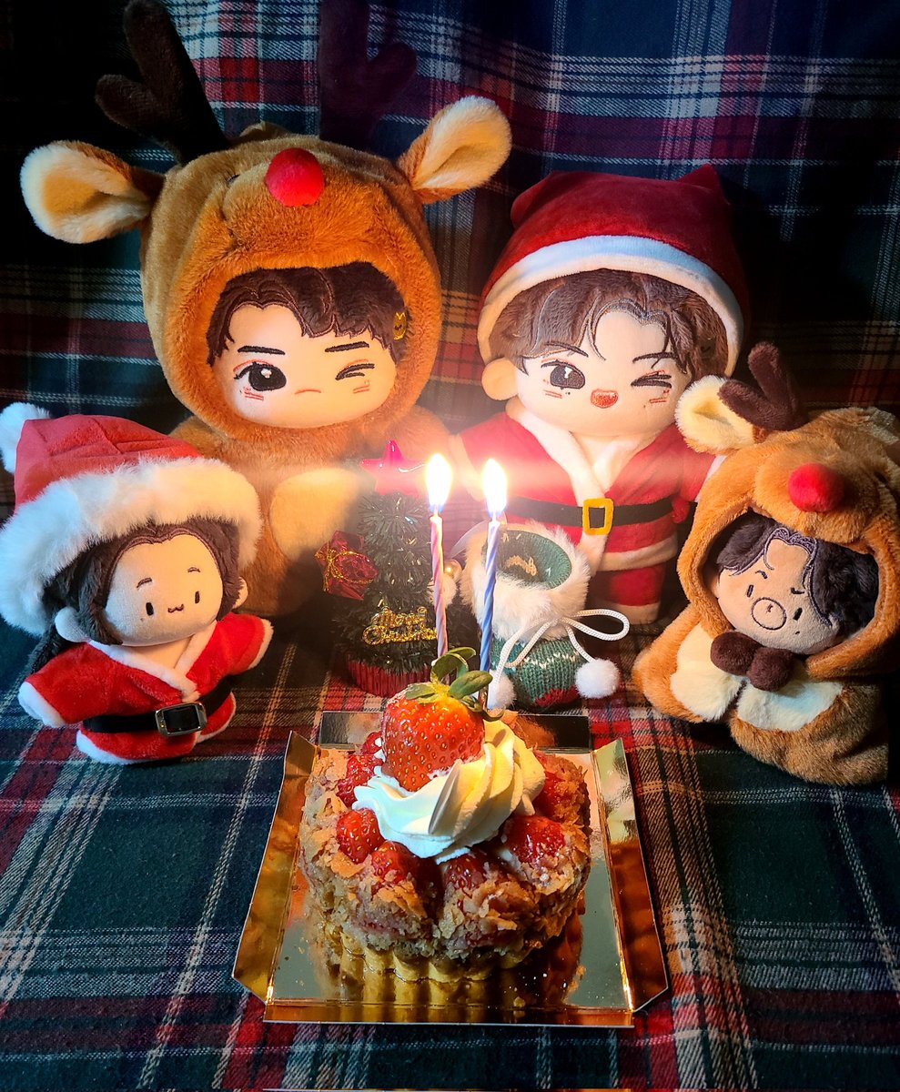 im_ggo's tweet photo. Merry Christmas! 준저산타님 2024년엔 모두가 더 행복하게 해주세요 🎅🎁❄️ https://t.co/p0ll4wv0im