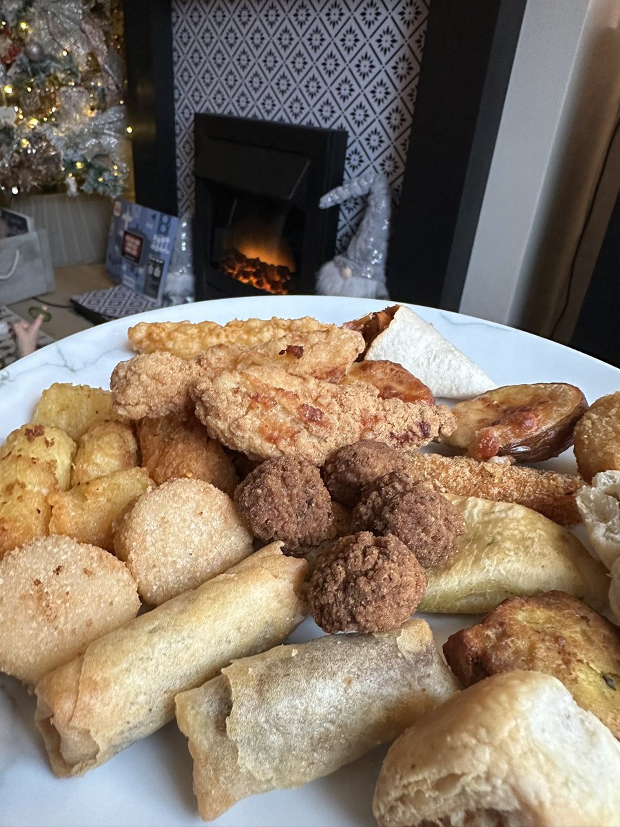 SteveTizard's tweet image. A Picky Tea inspired by @jordannorth1 of @sextedmyboss 

@williamhanson probably doesn’t approve!

Happy Christmas guys!