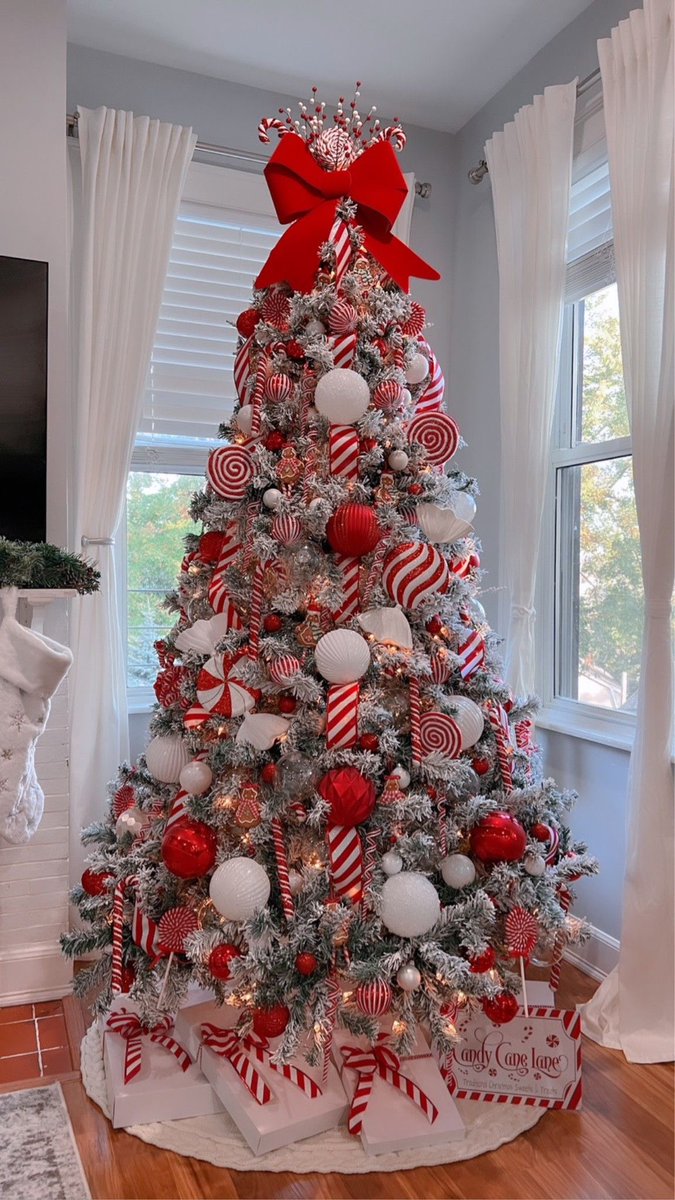 triplestree's tweet photo. have a great christmas eve! 🌳

#yubin ! #triples #triplestree #wav 🌳 https://t.co/NVf8GtcmGP