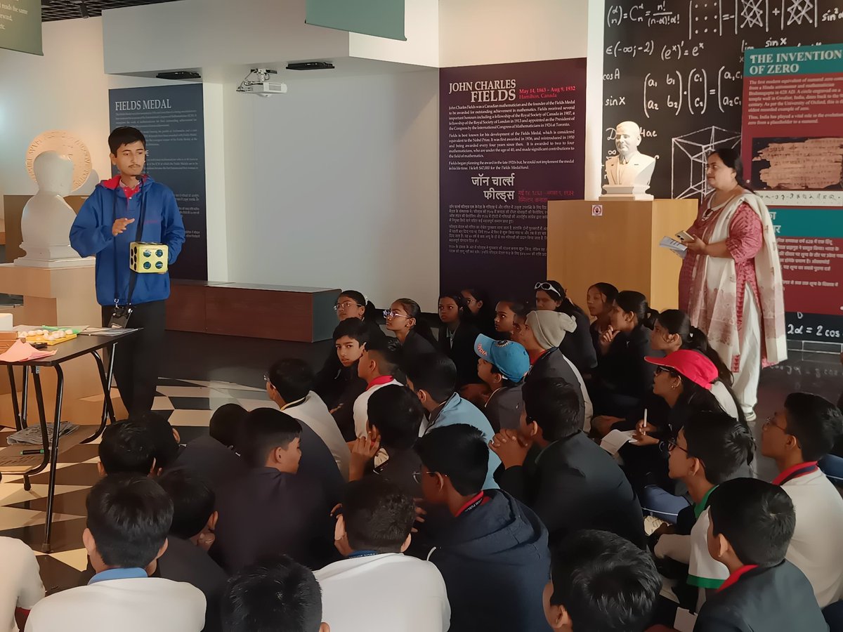 RscBhuj's tweet image. It becomes memorable For 900+ people including students, teachers and others by participating #outdoorfun, #puzzle #solving, interacting mathematician @RscBhuj