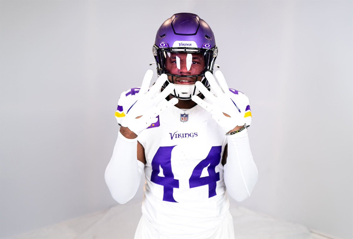 Joshua Metellus (@noexcuses_23) on Twitter photo Merry Christmas Eve! 🎄*GIVEAWAY*
I will be giving away 3 autographed jerseys! Let’s spam these votes up and after the game I will choose 3 people! Today and tomorrow votes count double!
#ProbowlVote <a href="/NoExcuses_23/">Joshua Metellus</a>
#ProBowlVote <a href="/andrewdepaola/">Andrew DePaola</a>
#ProBowlVote <a href="/cjham28/">CJ Ham</a> Merry Christmas Eve! 🎄*GIVEAWAY*
I will be giving away 3 autographed jerseys! Let’s spam these votes up and after the game I will choose 3 people! Today and tomorrow votes count double!
#ProbowlVote <a href="/NoExcuses_23/">Joshua Metellus</a>
#ProBowlVote <a href="/andrewdepaola/">Andrew DePaola</a>
#ProBowlVote <a href="/cjham28/">CJ Ham</a>