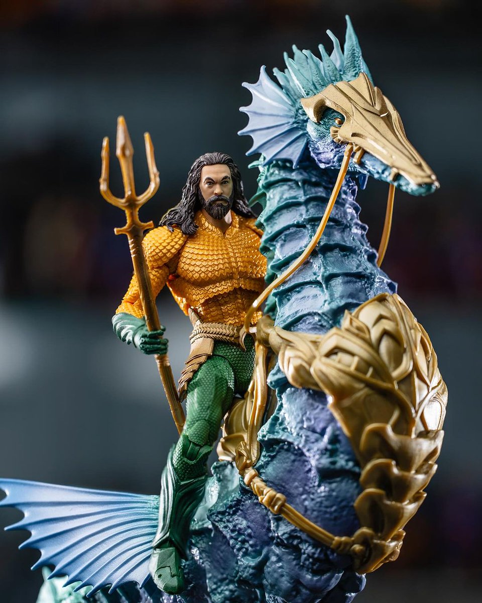 One King will lead us all. [ 📷: @robdtoys ] ➡️ instagram.com/p/CzHAJ6CuUr7/… #McFarlaneFanDay #DCMultiverse #Aquaman #AquamanMovie #AquamanAndTheLostKingdom #DCComics #McFarlaneToys