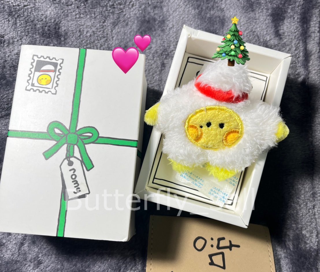 butterfly_Sell's tweet photo. .* ☃️ Give away ♡

⋆·🎄 merry christmas &amp; happy new year ◞˚ₓ 

🛷 truz romy 1 ea
🎅🏻 รี+ฟอล
🦌 free shipping 

❅· สินค้ามือ 1 แต่กล่องบุบนิดหน่อย ใครซีเรียสผ่านก่อนได้เลยนะคะ 

💕ขอคนสะดวกแปะรีวิวน้า🥺
⏱ สุ่ม 01.01.2024

#บตฟเฉพาะกิจ https://t.co/kHaUHsdsPo