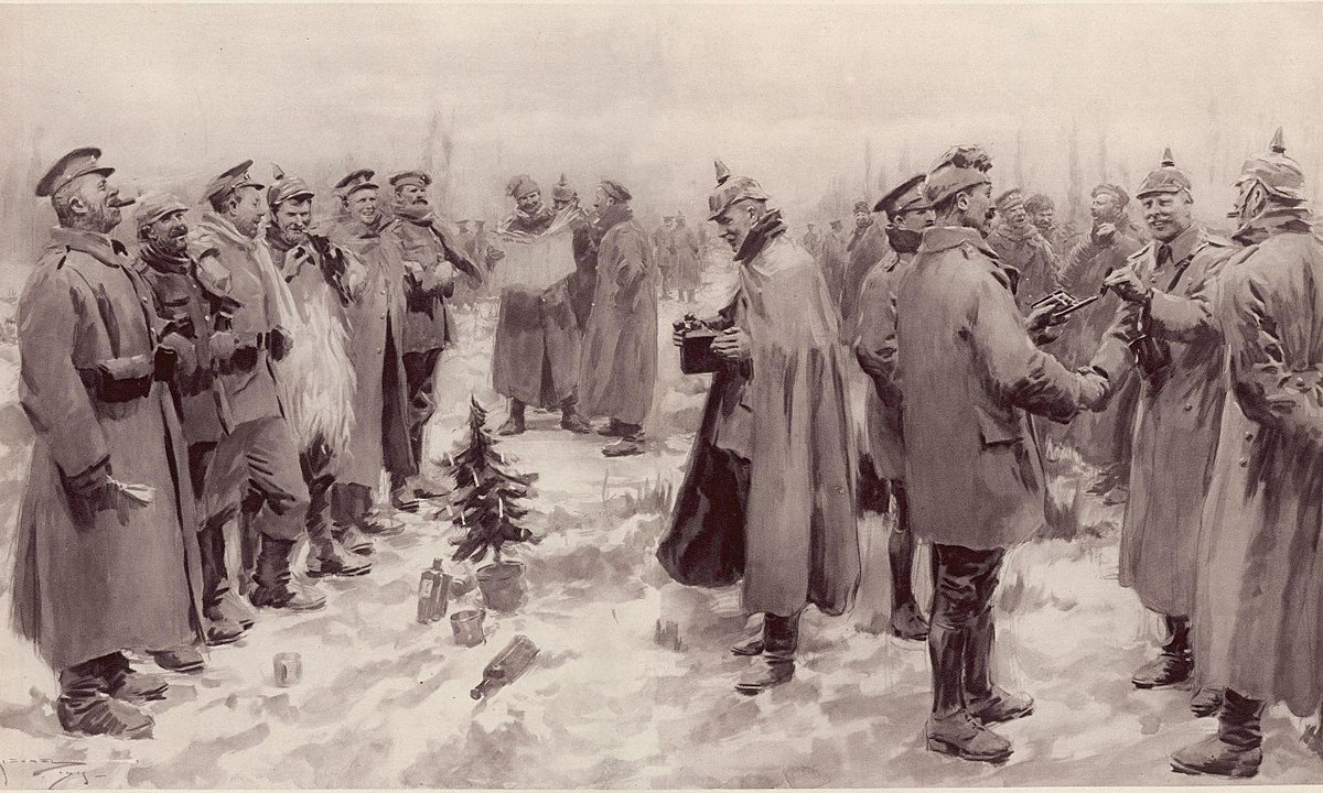 The #WW1 #ChristmasTruce began in earnest OTD in 1914. Along the Western Front men from both sides ventured into no man's land on Christmas Eve & Christmas Day to mingle, exchange food & souvenirs, and play games of football-creating one of the most memorable images of the truce.