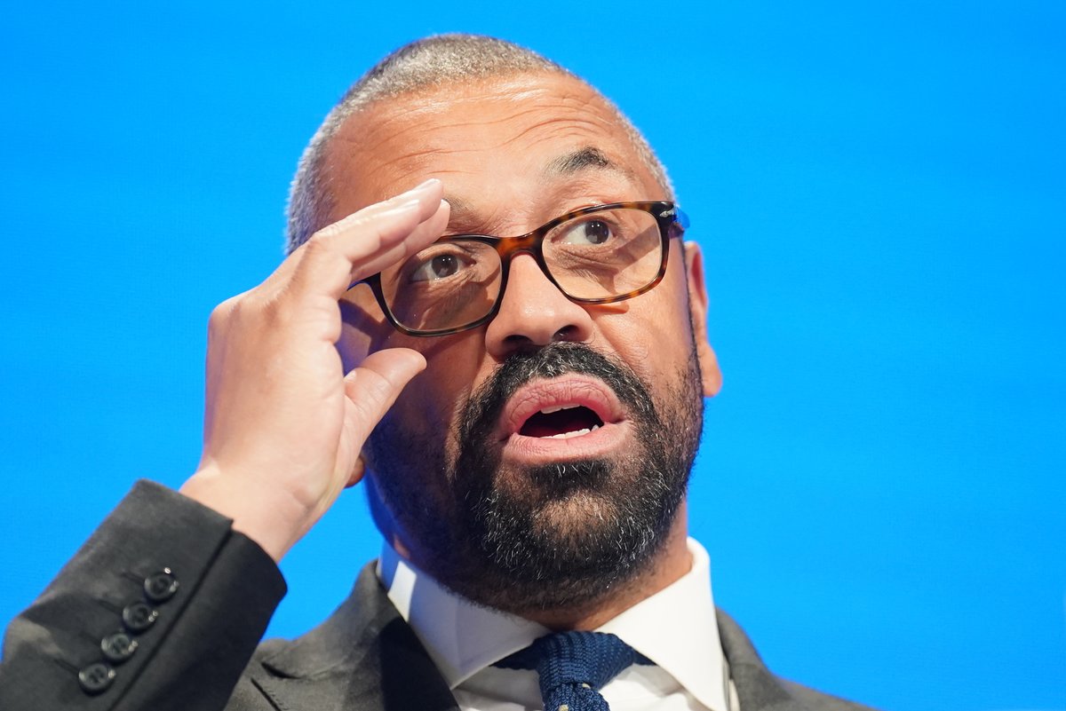 Calls for James Cleverly to resign as Home Secretary over date-rape drug joke mirror.co.uk/news/politics/…