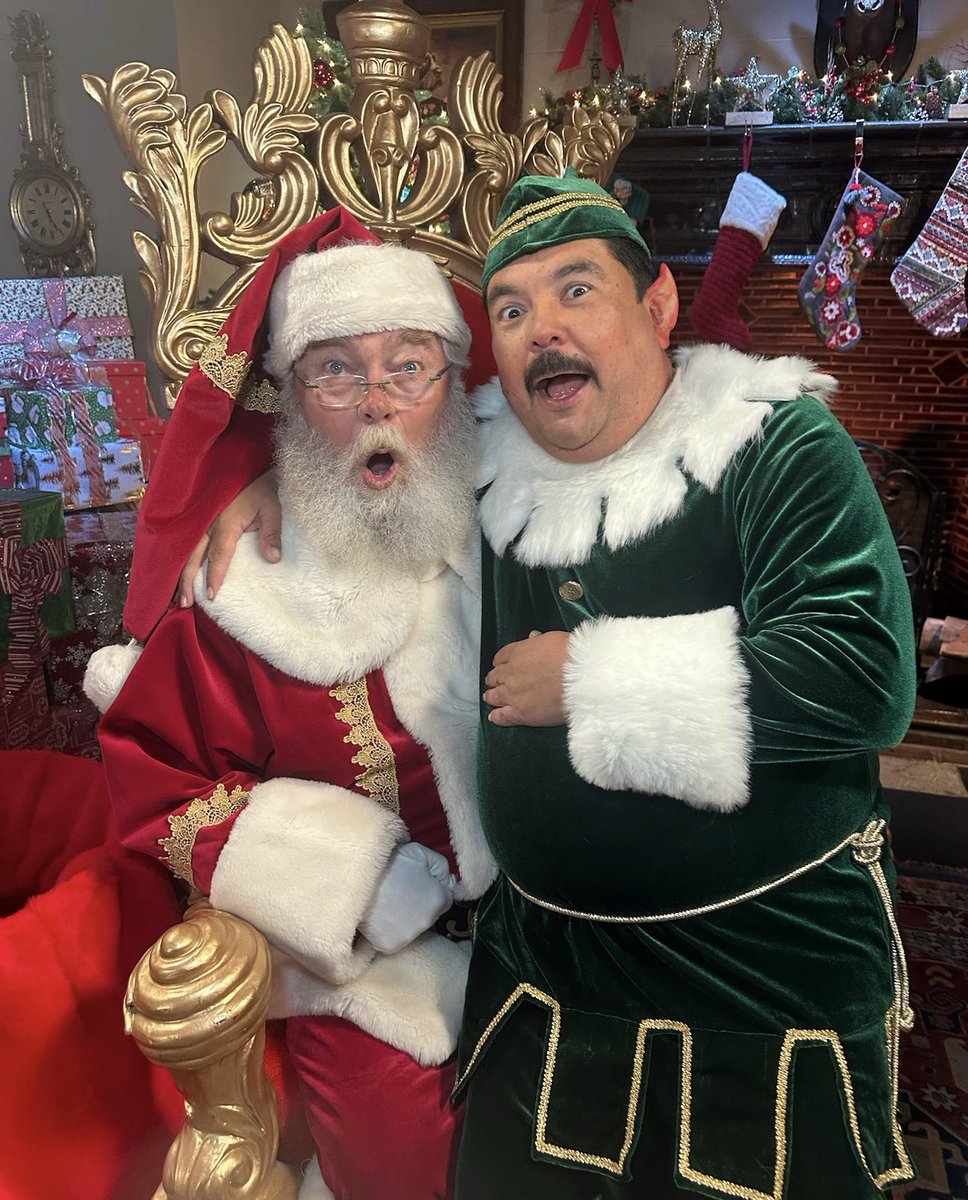 I KNOW HIM!!! #Santa @IamGuillermo