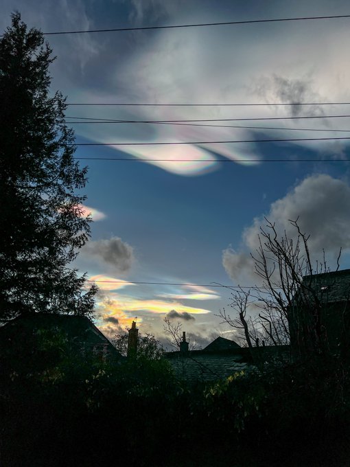 1 pic. Anyone ever seen this before? ☁️
Nacreous or “mother of pearl” clouds. Mother Nature put on quite
