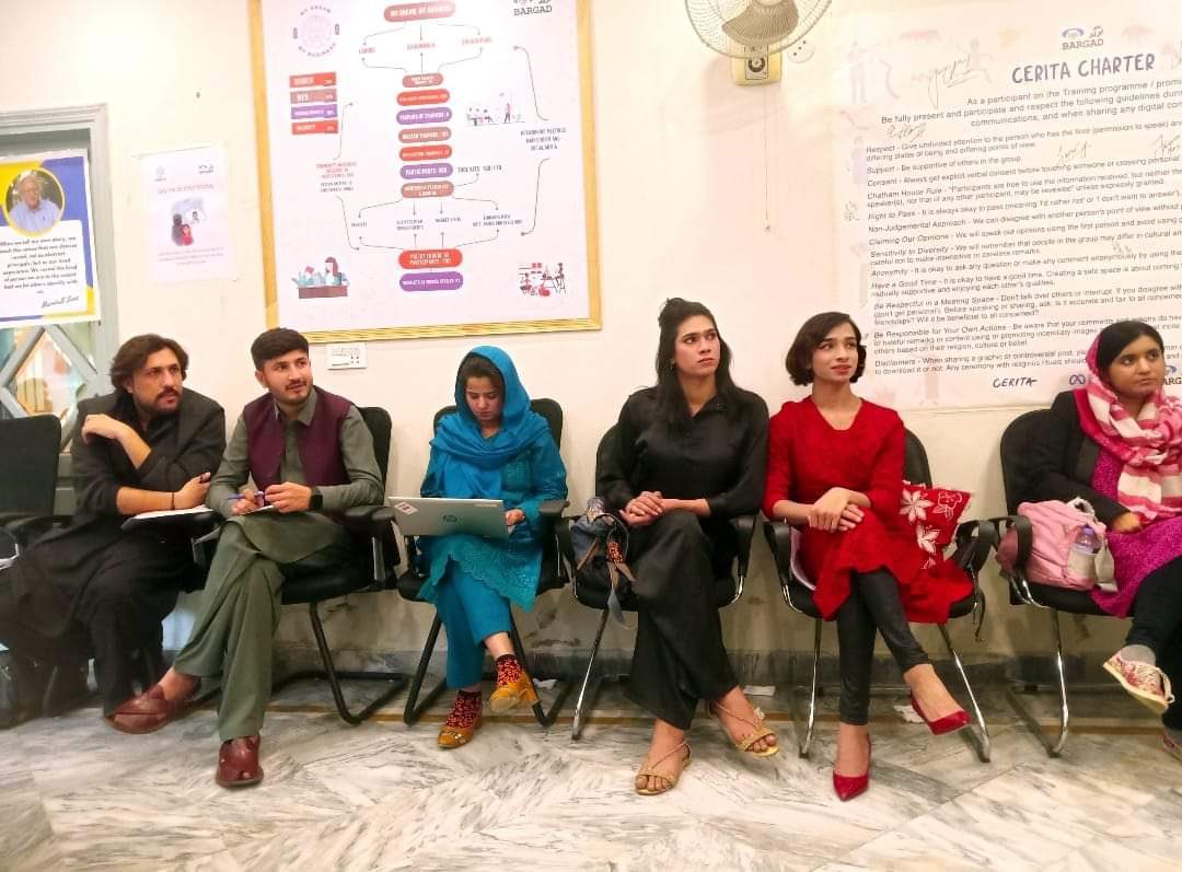 CenterPink's tweet photo. Attended 2nd Capacity Strengthening workshop of CSO’s - Say no to Child Brides !!

Chanan Development Association (CDA) Pakistan #Bargard 

Young Omang https://t.co/6Hyx9NuqHE